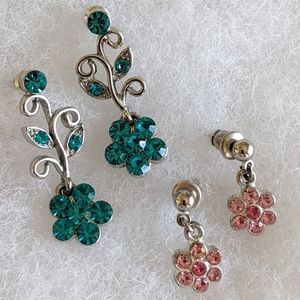 2 Pairs of Flower Rhinestone Post Earrings!